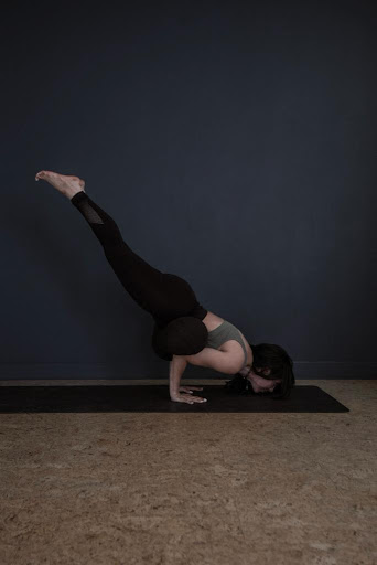 May Yoga, Massage Amazone, Hairdressing Energetique
