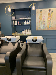 Photo n°24 de ATELIER D'ANMA: Salon de coiffure, Coiffeur mixte, Barbier, Coloration, Ombré hair, Balayage, Mèches, à Paimpol, Côte d'Armor à Paimpol (Barbier)