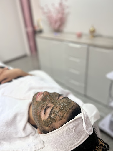Waad Beauty / Kosmetikstudio / Kosmetikschule - Thumbnail