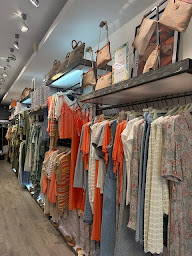 Photo n°7 de LPB LES PETITES BOMBES à Sète (Boutique d'accessoires de mode)