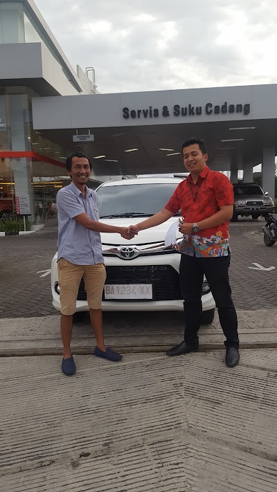 Photos of Toyota Auto 2000 Batusangkar