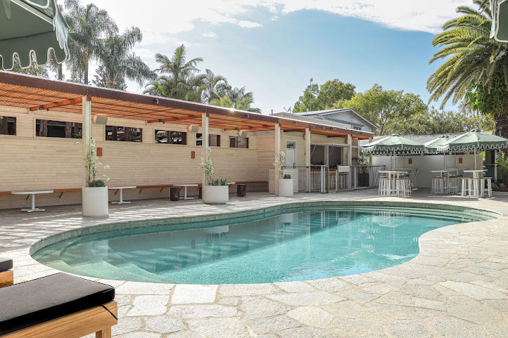 Wake Up! Byron Bay by null