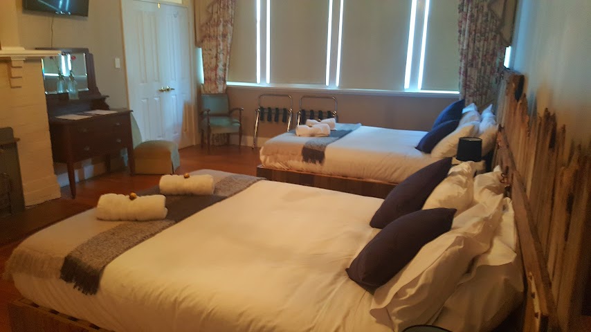 Bears Went Over the Mountain by null