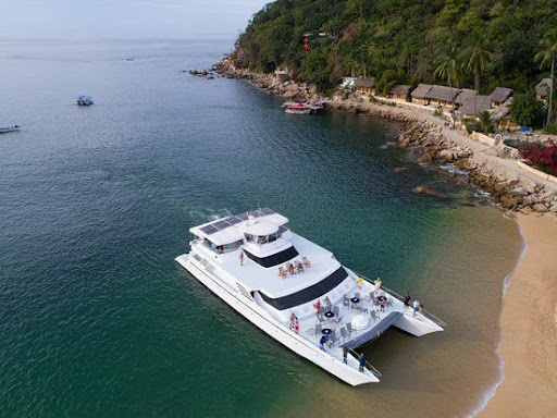 Chica Locca Tours Carlos Co y usa