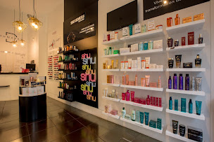 Photo n°3 de Dumazet Beaute à Marseille (Salon de coiffure)