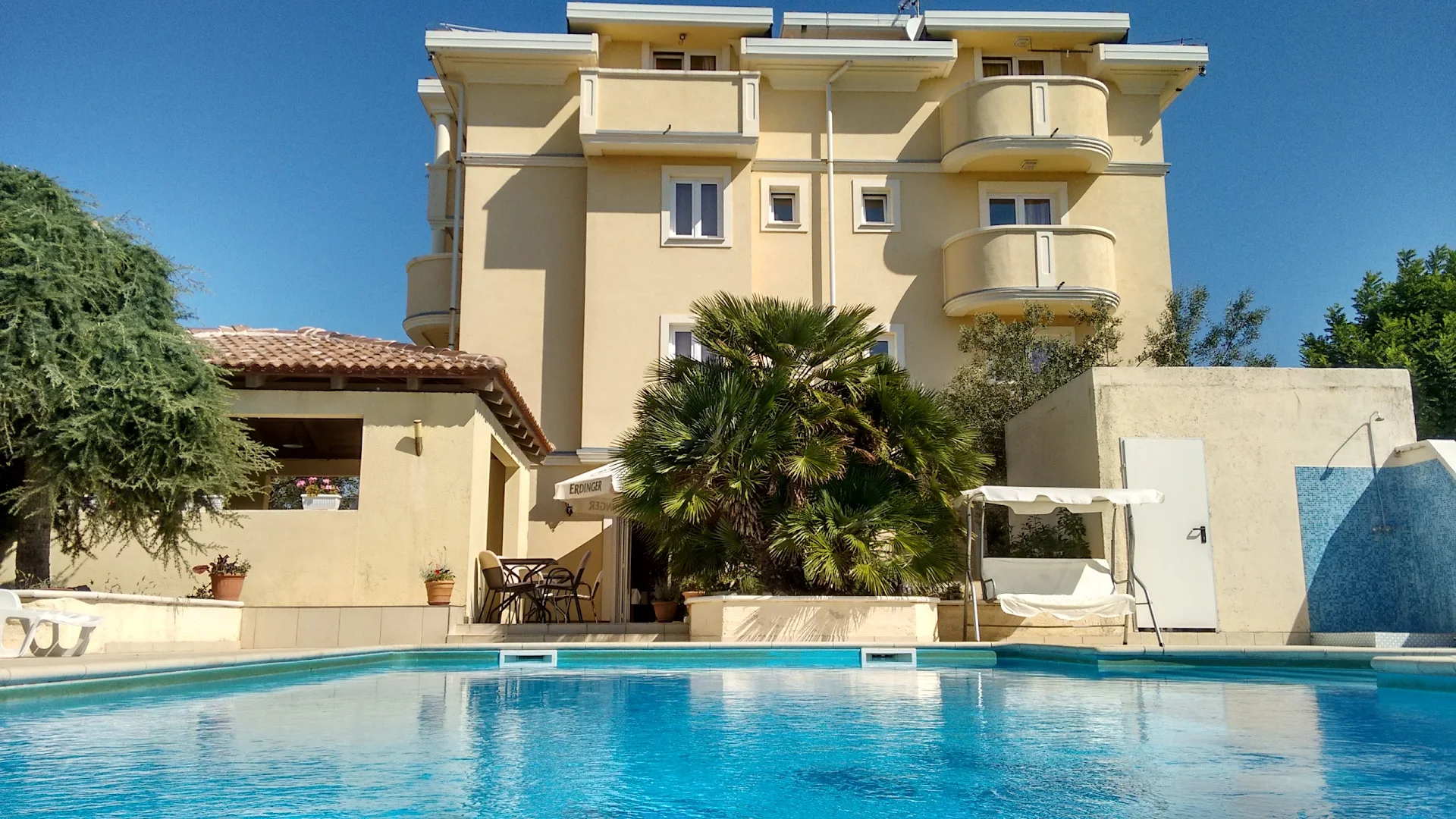 Aparthotel Lekavski