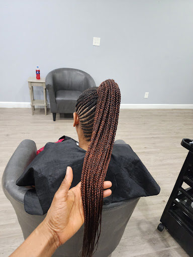 Dee African braiding salon Logo