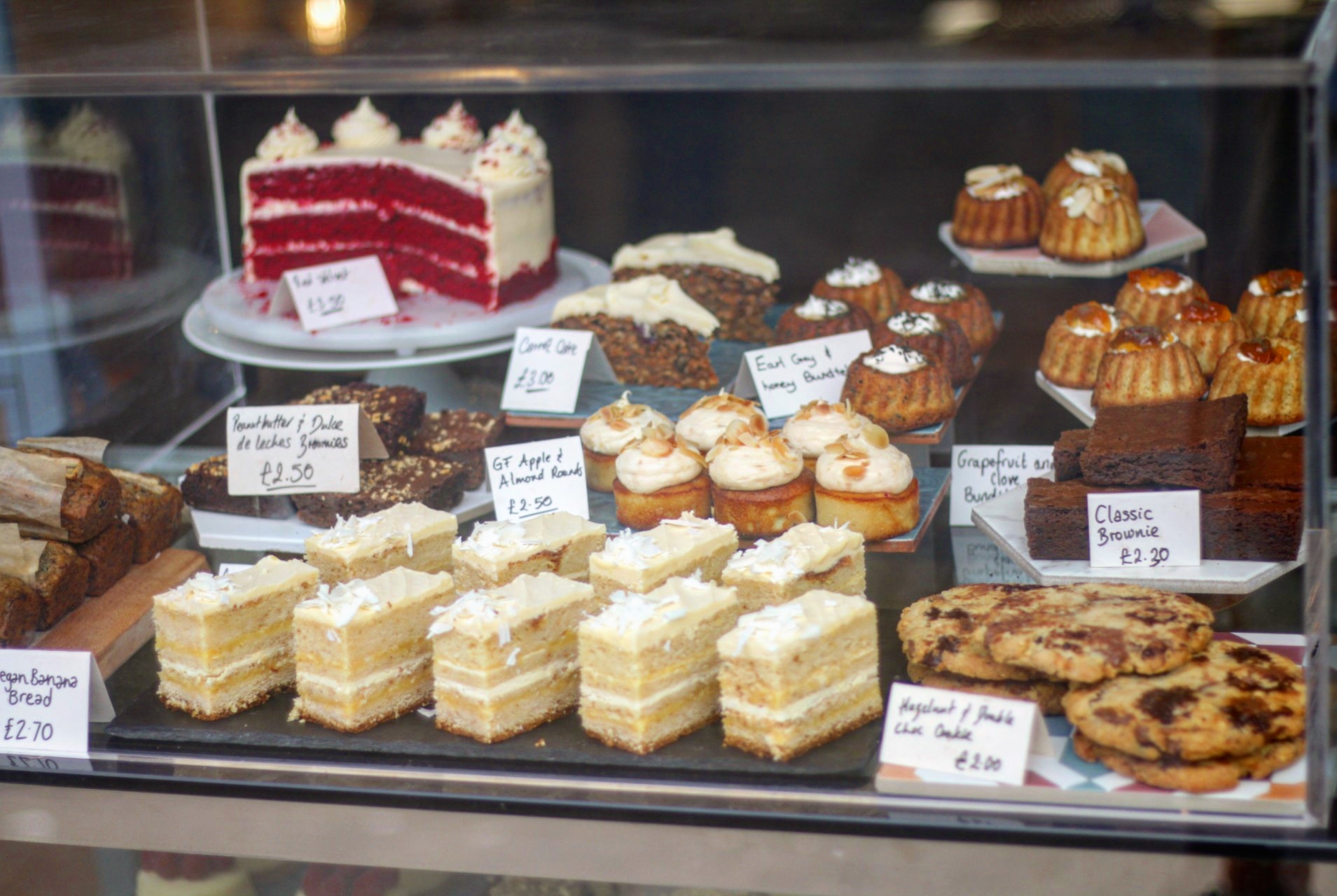 Akara Bakery - Cakes & Sweets - photo 1