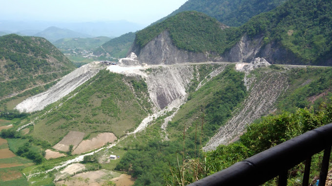 Thung Khe Pass, Phú Cường, Tân Lạc, Hòa Bình