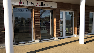 Photo n°2 de La tête ailleurs Salon de coiffure et esthétique mixte à Le Bernard (Salon de coiffure)