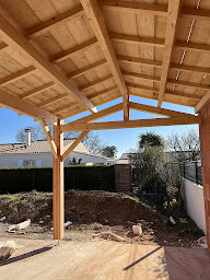 Photo n°6 de Atelier Charpente Surélévation La Rochelle agrandissement de maison à Salles-sur-Mer (Couvreur)