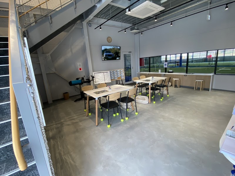 テニスラウンジ香椎照葉