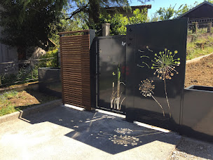 Photo n°4 de Brut Métal à Dampierre-les-Bois (Fabricant de meubles)