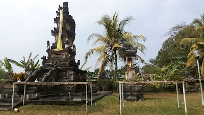 Pura Mandara Giri Gunung Selok Nusa Tenggara Barat