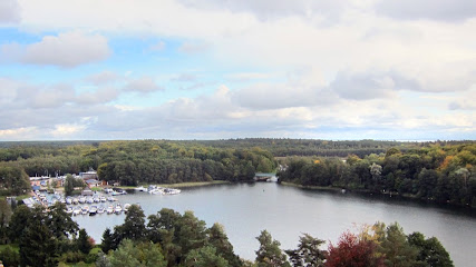 Marina Eldenburg - Yachthafen, Ferienhäuser & Bootsverleih