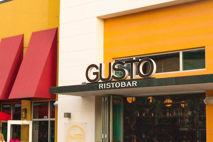 Gusto RistoBar by null