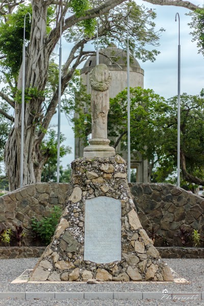 Photos of Mora y Ca&ntilde;as Park