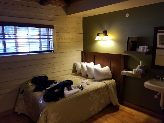 Lake McDonald Lodge