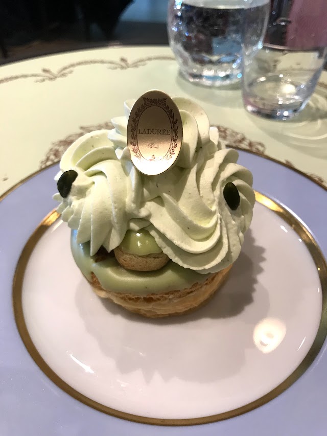 Ladurée Aéroport Roissy CDG Terminal 2F Restaurant