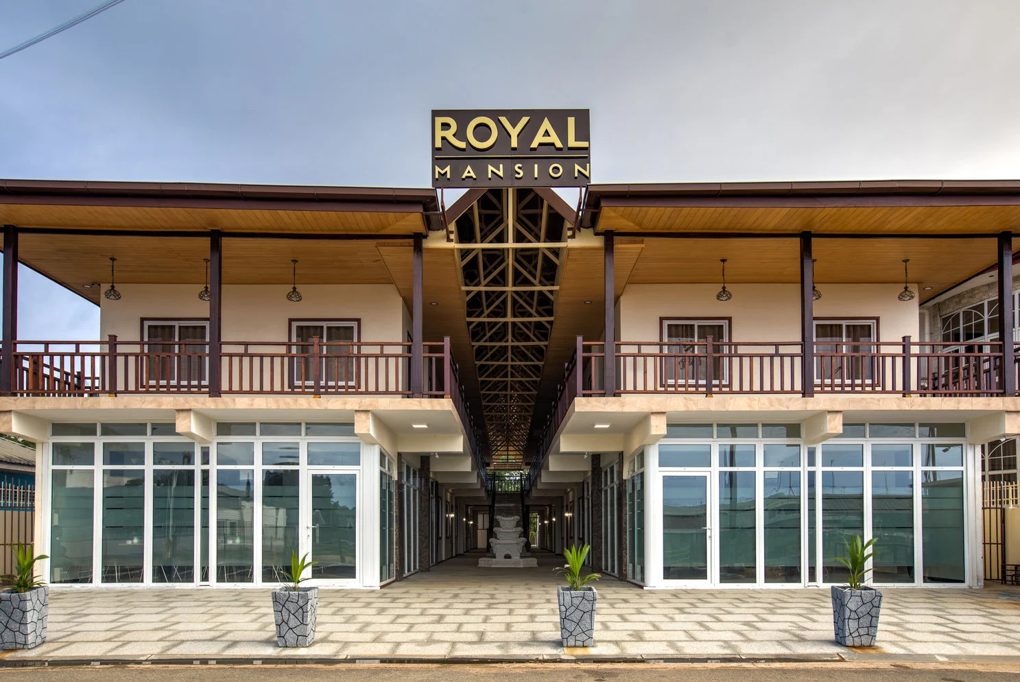 Royal Mansion apartments