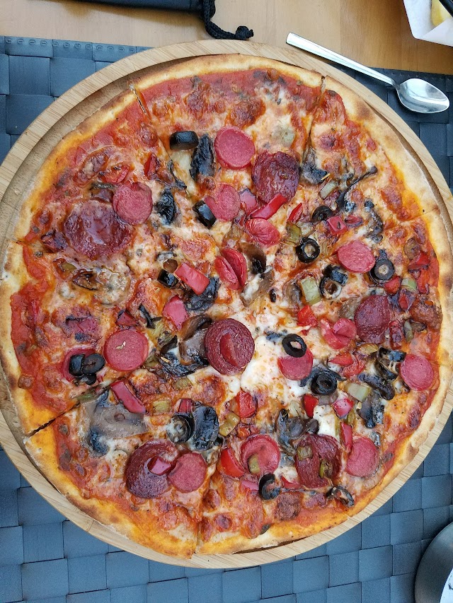 Zoom Bahçe Cafe & Restaurant