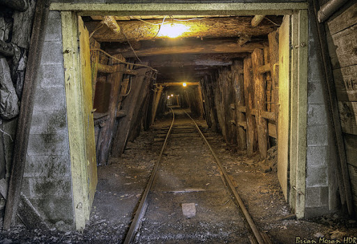 Ashland Community Enterprises (dba Pioneer Tunnel Coal Mine & Steam Train) Logo