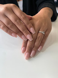 Photo n°27 de Radiate - studio privé onglerie Macon à Mâcon (Institut de beauté)