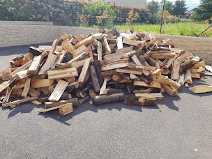 Photo n°5 de Constantin Alexandre à Luzinay (Magasin de bois de chauffage)