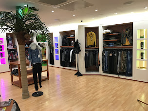 Photo n°3 de Atypik à Millau (Magasin de vêtements)