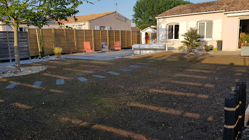 Photo de 100% Piscines La Rochelle à Tesson (17460)