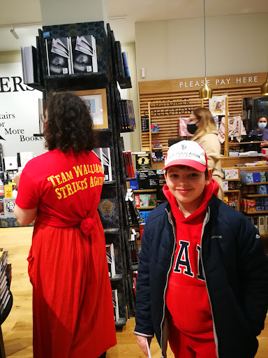 Waterstones London - Kensington - Thumbnail