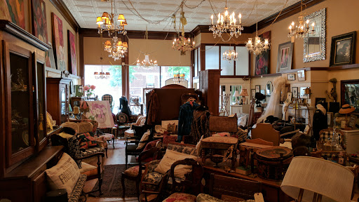 Reed & Taylor Antiques Gallery - United States