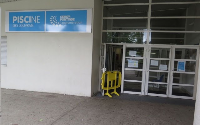 Piscine des Louvrais