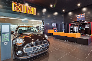 Photo n°8 de MINI Envergure - La Roche sur Yon à La Roche-sur-Yon (Vendeur de voitures d'occasion)