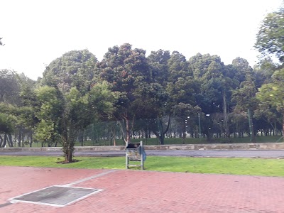 Photos of Parking Lot - Parque Sim&oacute;n Bolivar