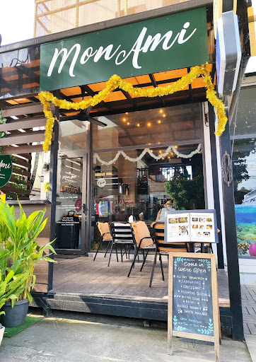 MonAmi Café