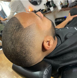 Photo n°25 de Serious Barber & Hair Cut Fréjus à Fréjus (Salon de coiffure)