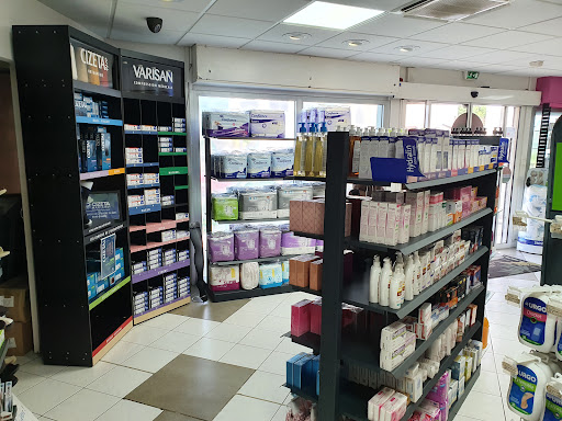 PHARMACIE DE LA RIVIERE DU MAT