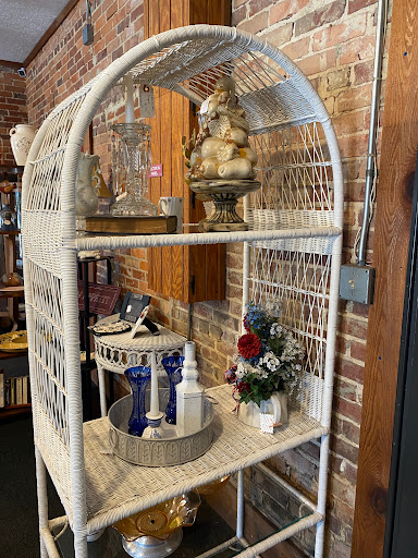 Southern Roots Antiques, LLC - Thumbnail