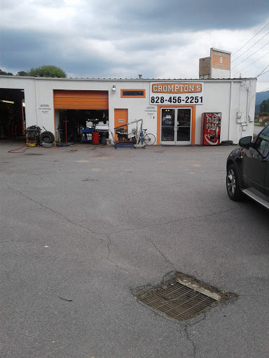 Crompton's Auto Mart & Service Center, LLC - Thumbnail