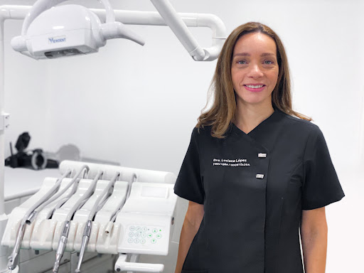 Clínica Dental Luciana López | Dentista en Antequera