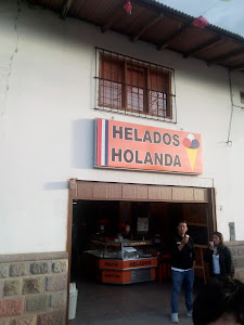 Heladeria Holanda - Baños Del Inca 1