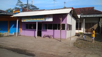 Rumah makan joglo kembar