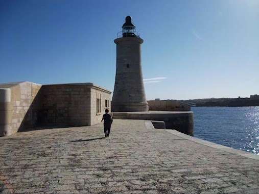 St. Elmo Breakwater, Author: Luke Incorvaja