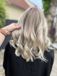 Photo n°14 de Coiffeur Coloriste MLB à Roinville (Salon de coiffure)