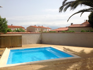 Photo n°6 de Idéale Piscine - Pisciniste à Nuillé-le-Jalais (Magasin de matériel pour piscines)