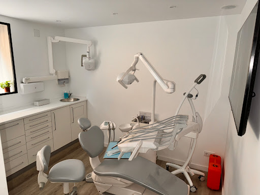 Ania Clínica Dental - Thumbnail