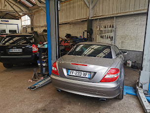 Photo n°1 de Eurorepar Central Garage à Gournay-en-Bray (Atelier de réparation automobile)