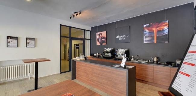 Recenzie EBENICA COFFEE v Modra - Parkovisko