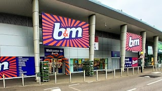 B&M Store
